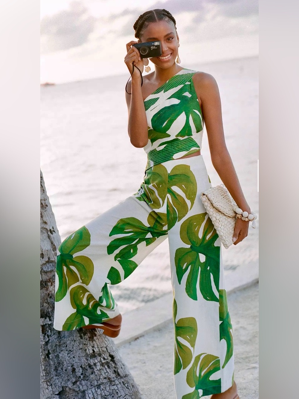 Farm Rio White Monstera One Shoulder
Jumpsuit “Editor list/Blog Fav/Signature